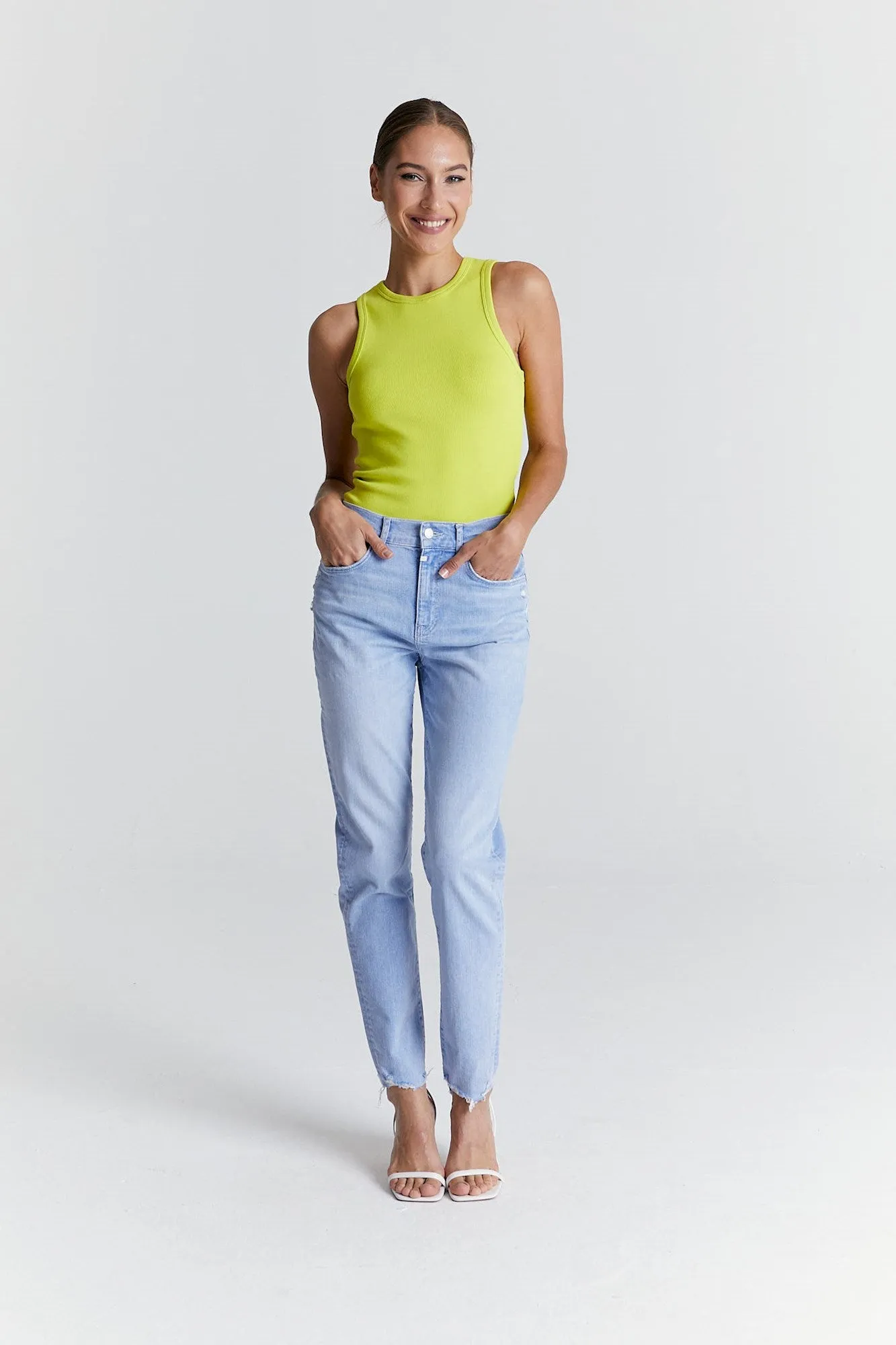 Lynn Mid Waist 5 Pocket Pants Bright Blue